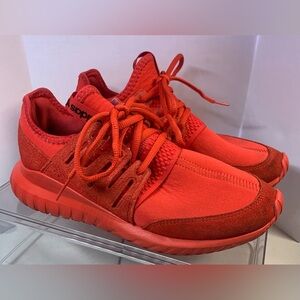 Adidas Tubular Red Men’s Athletic Size 5.5 Shoe.      2574